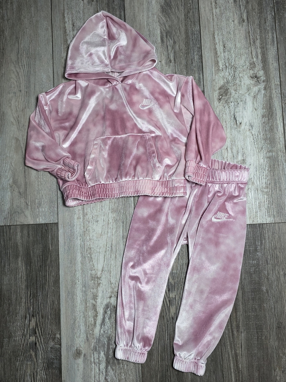 Nike Toddler Girls' 2-Piece Pink Smoke Velour Tracksuit Sz 24months